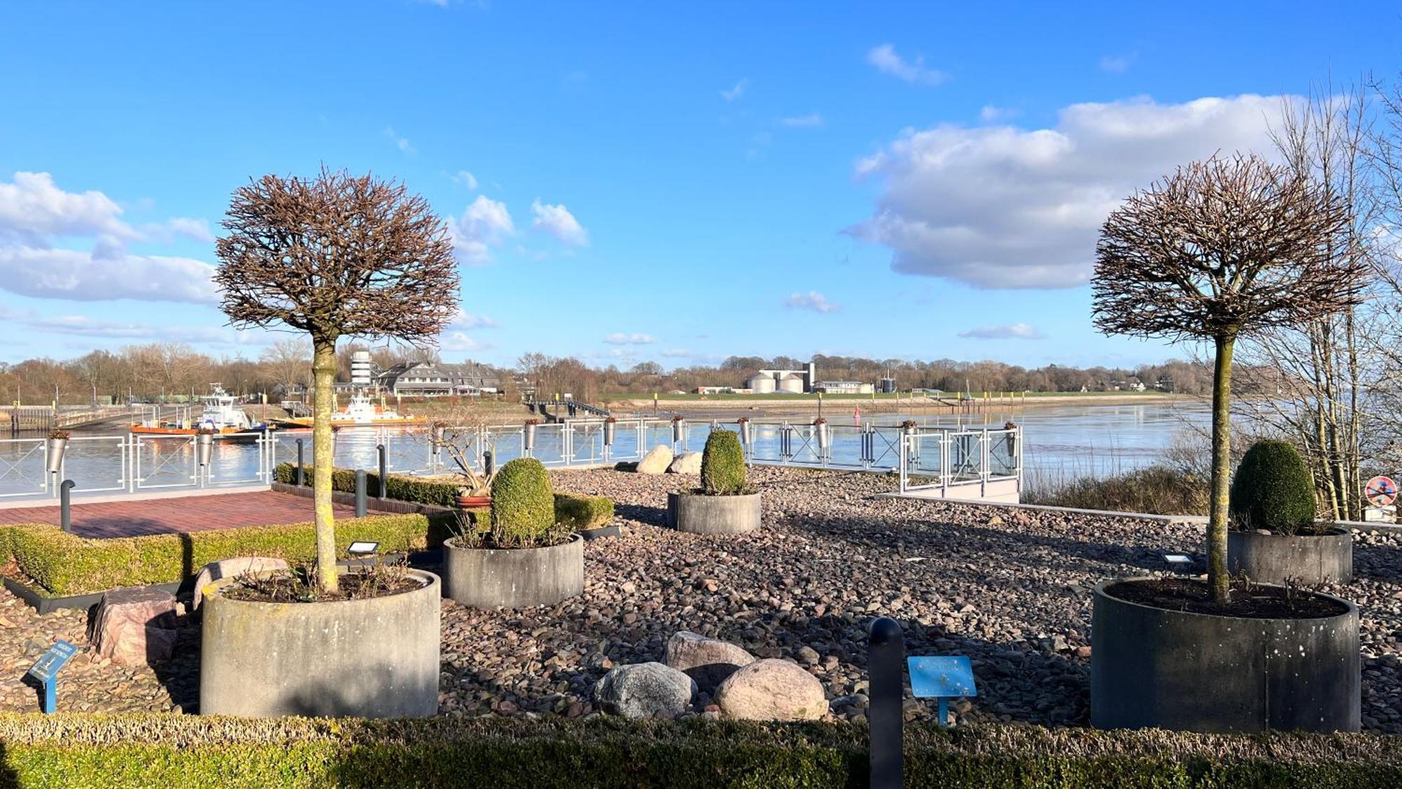 Gaestehaus Weserblick Am Weser-Sandstrand Berne Eksteriør billede