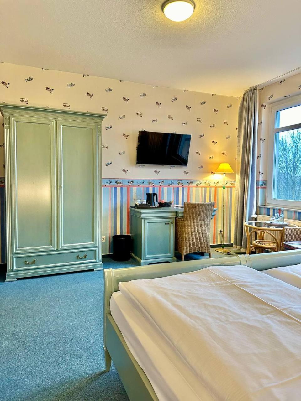 Gaestehaus Weserblick Am Weser-Sandstrand Berne Eksteriør billede