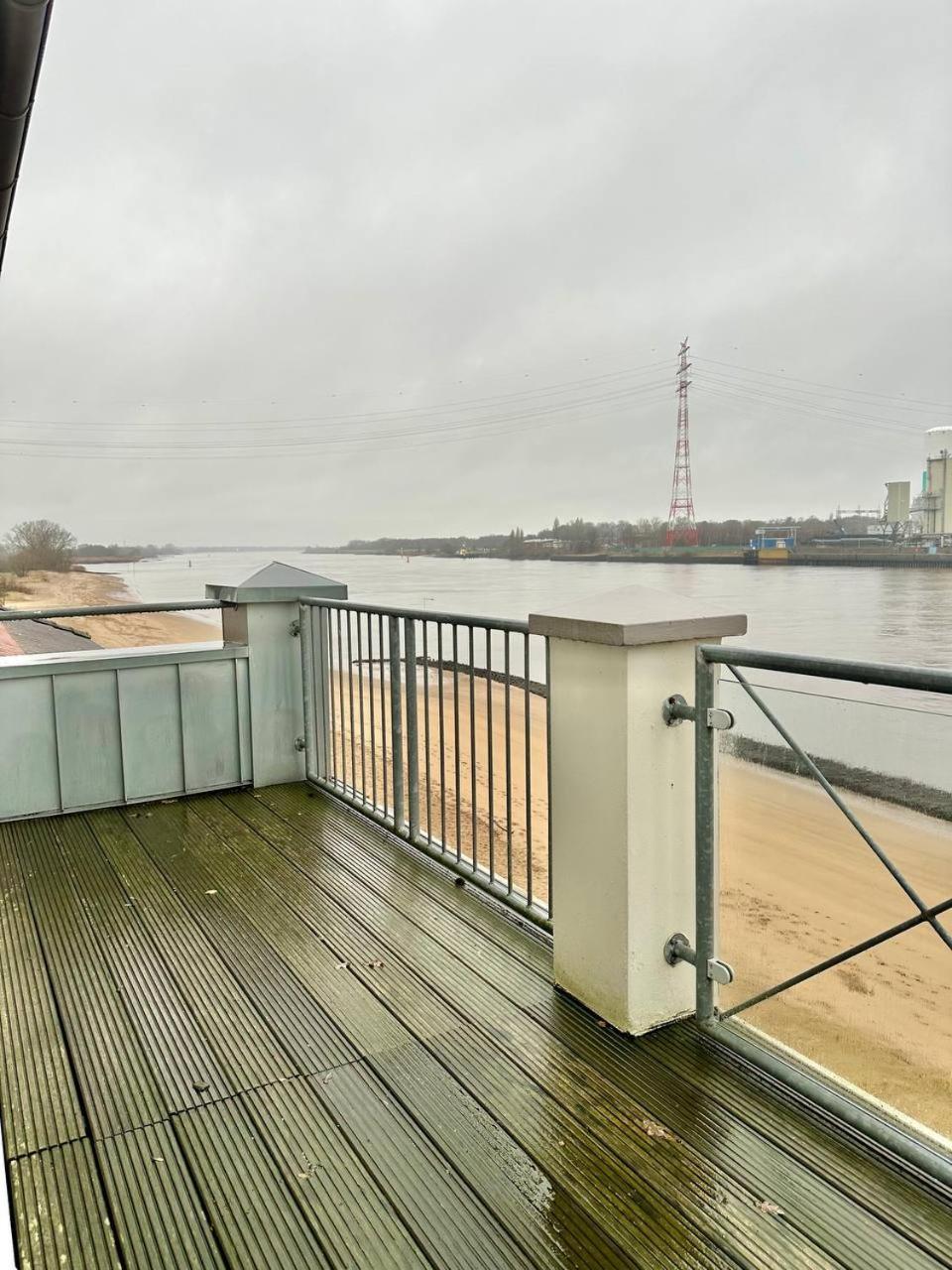 Gaestehaus Weserblick Am Weser-Sandstrand Berne Eksteriør billede