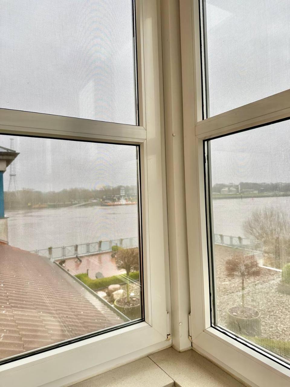 Gaestehaus Weserblick Am Weser-Sandstrand Berne Eksteriør billede