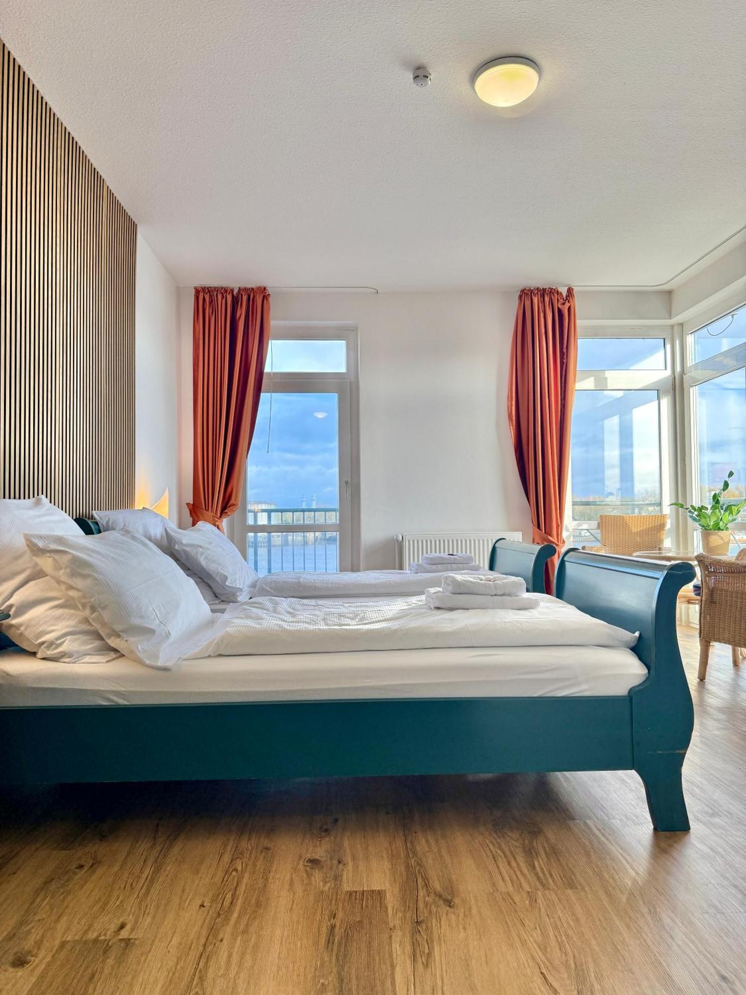 Gaestehaus Weserblick Am Weser-Sandstrand Berne Eksteriør billede